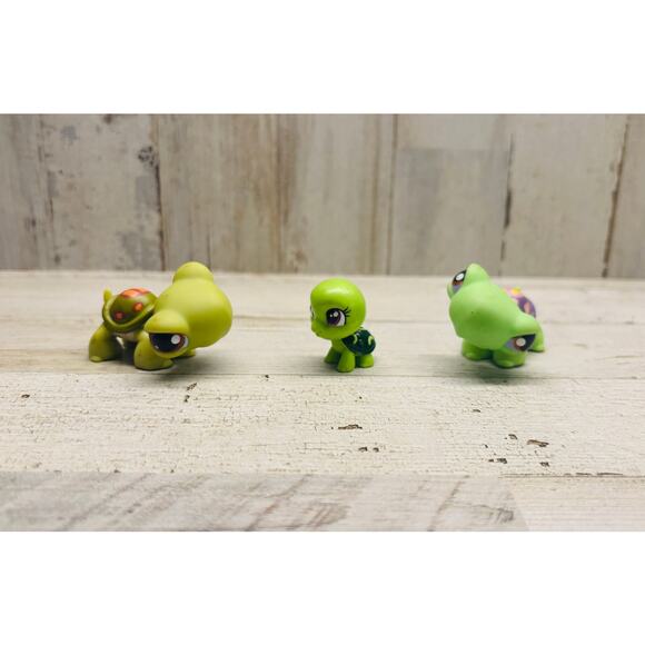 Littlest Pet Shop LPS Vintage Lot of Turtles Tortoises Family EUC - Picture 1 of 4